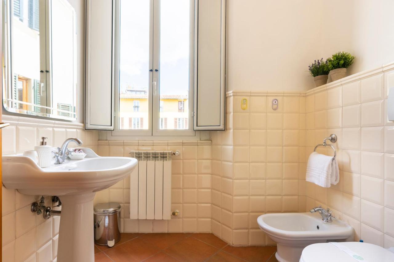 Verdi 11 Firenze Bagian luar foto