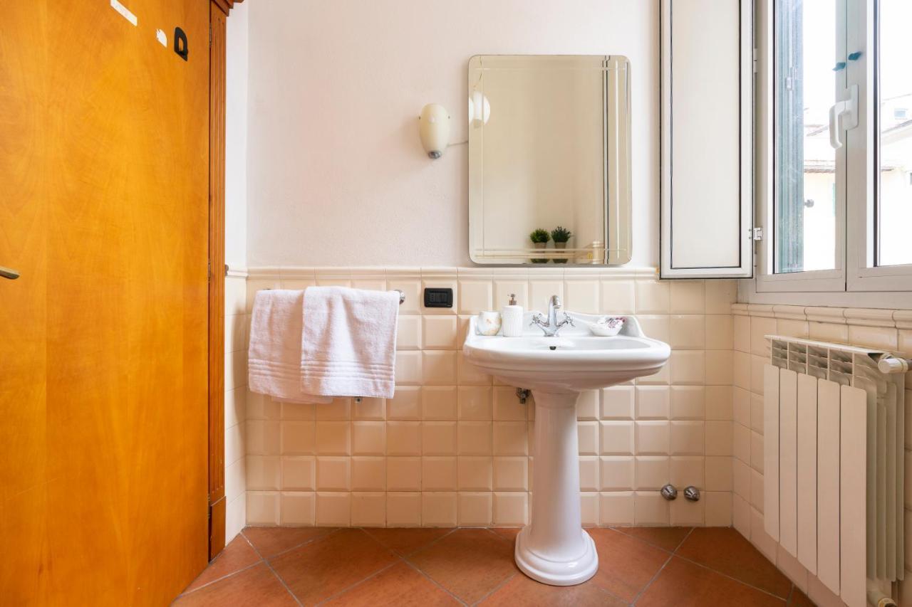 Verdi 11 Firenze Bagian luar foto