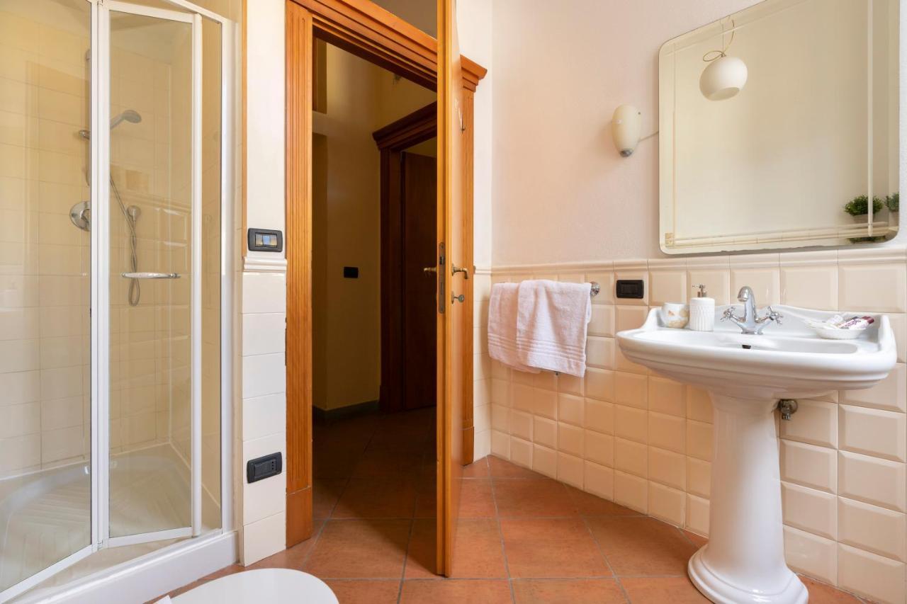 Verdi 11 Firenze Bagian luar foto